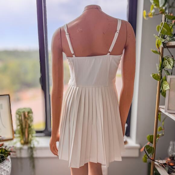 Trixxi by Francesca’s, Sharlene Strappy Pleated Waist White Mini Dress, X-Large - Picture 6 of 12